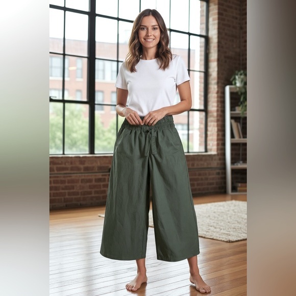 Reitmans Pants - Signature Reitmans Army Green Wide-Leg Cropped Pants, Elastic Waist & Cord 💚